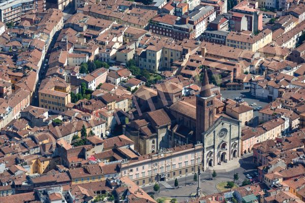 Piacenza - Veduta di Piazza Duomo
