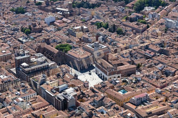 Piacenza - Veduta di Piazza Cavalli